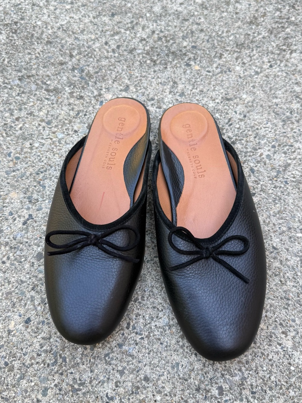 Gentle Souls Kenneth Cole Eugene Black Leather Bow Slide Mules 9M